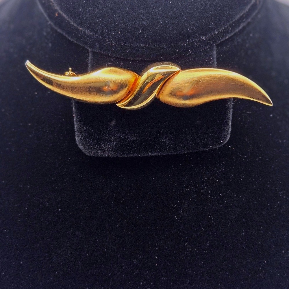 Napier VTG Gold Tone Abstract Wave Wing Ribbon Brooch Pin Matte Shiney Finish